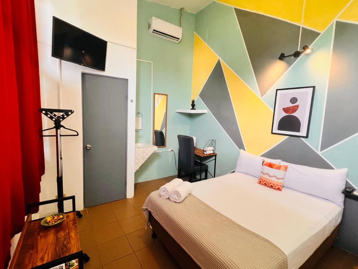 Hotel Adventure Lodge Jacó Kültér fotó